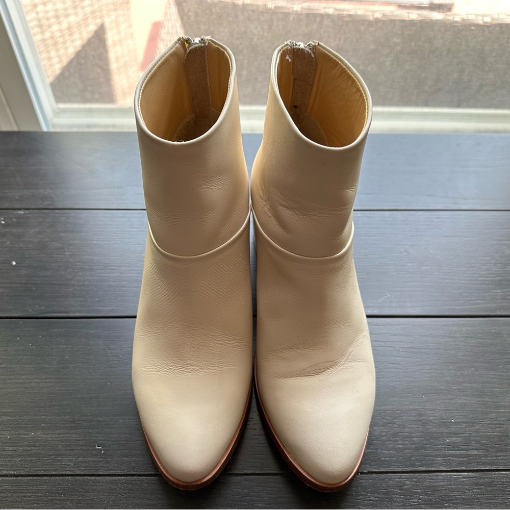 Nisolo Dari Boots Bone Size 6